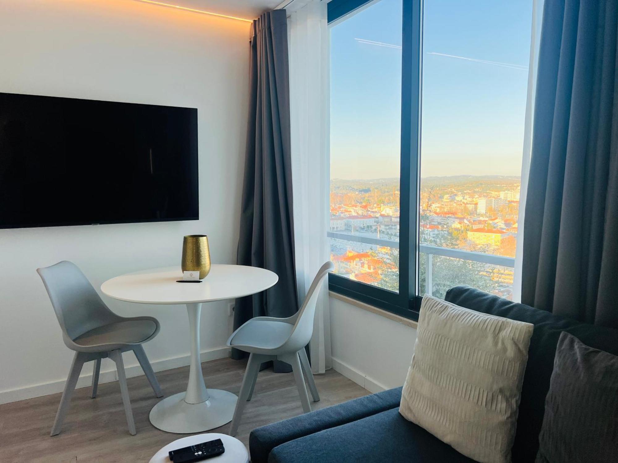 Vila Pombal Tomar Apartments - Pool & City Views מראה חיצוני תמונה